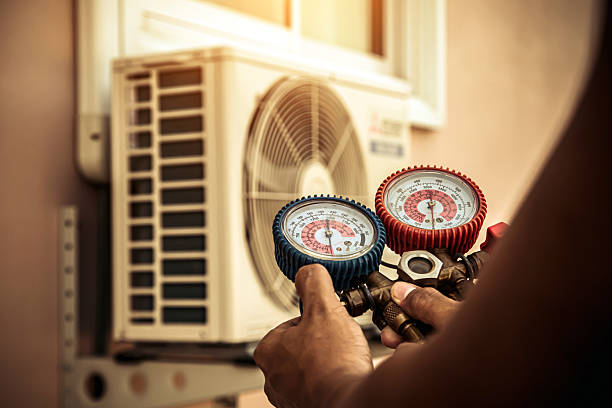 Professional Ac Installation technician working in Bellwood, VA